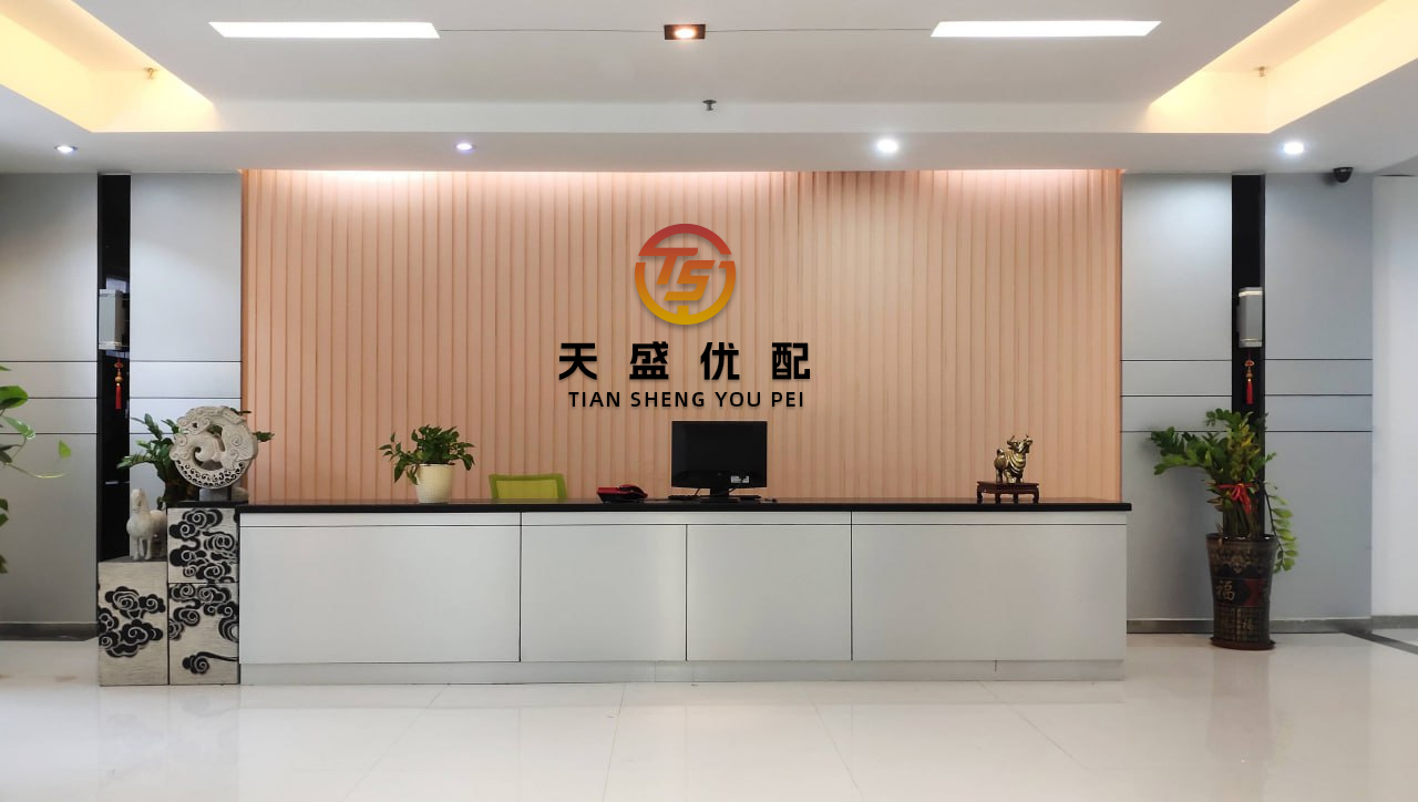 尚竞配资 CBA历史上有两个球员挣多少钱我是一点不眼馋，一个是原来吉林队的琼斯，一个就是现在青岛队的米奇。可以说米奇相比于琼斯是有过之无不及。基本从第四节开始，米奇就是一个人单挑辽宁队一个队，青岛队没有控球后卫，米奇就自己持球半场推进。要知道，莫兰德的防守在CBA外援里也是数一数二的，即使这样，米奇...